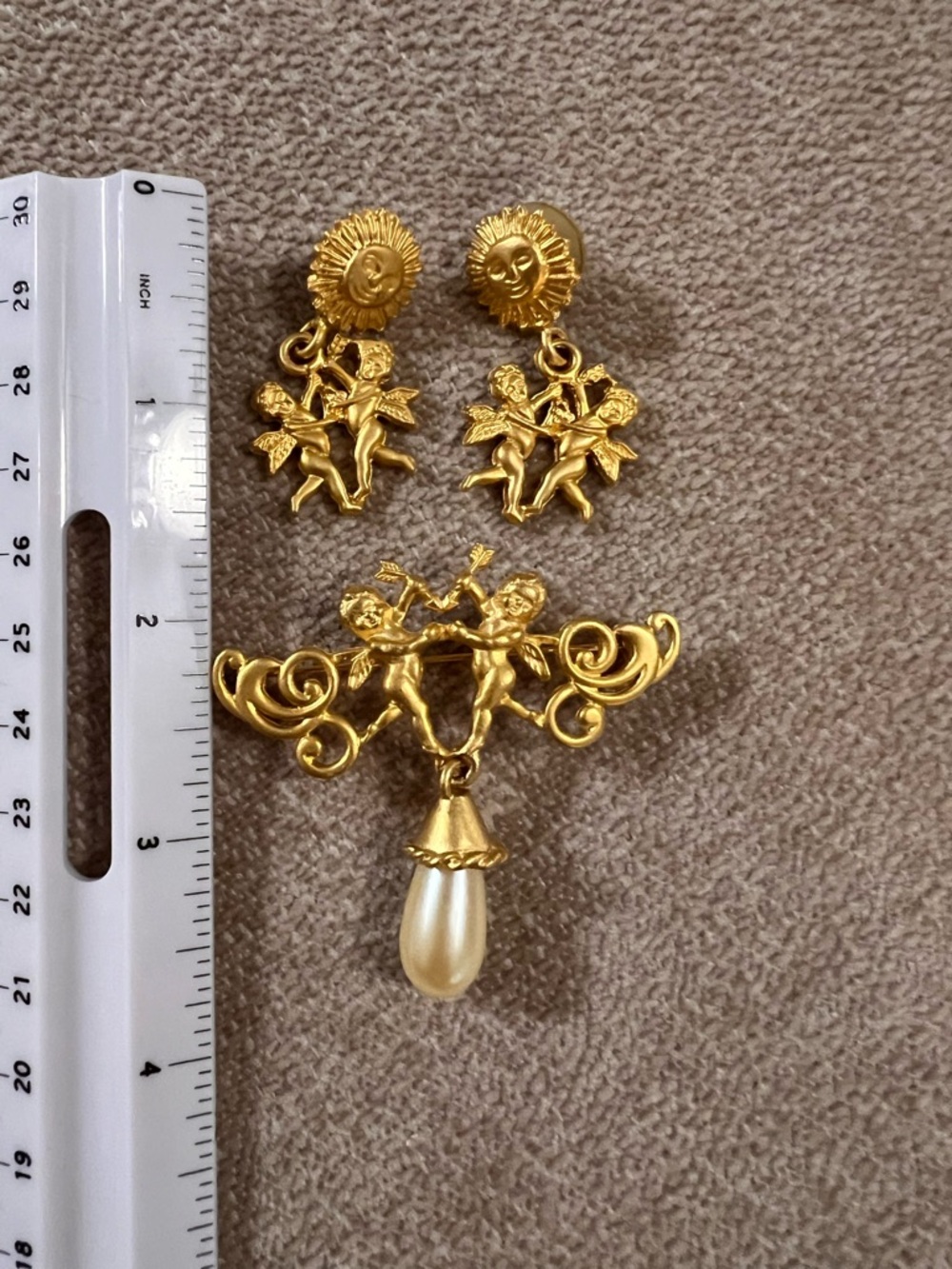 Vintage Gold-Tone Cherub Pearl Drop Brooch & Earrings Set - Picture 4 of 5